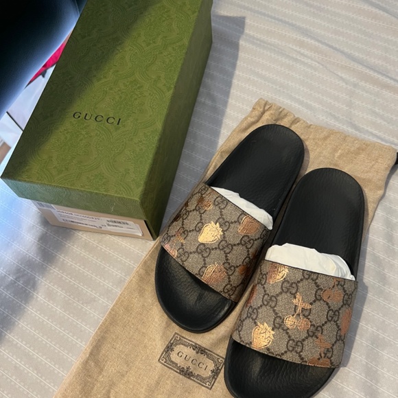 Gucci pool slides - Picture 2 of 2